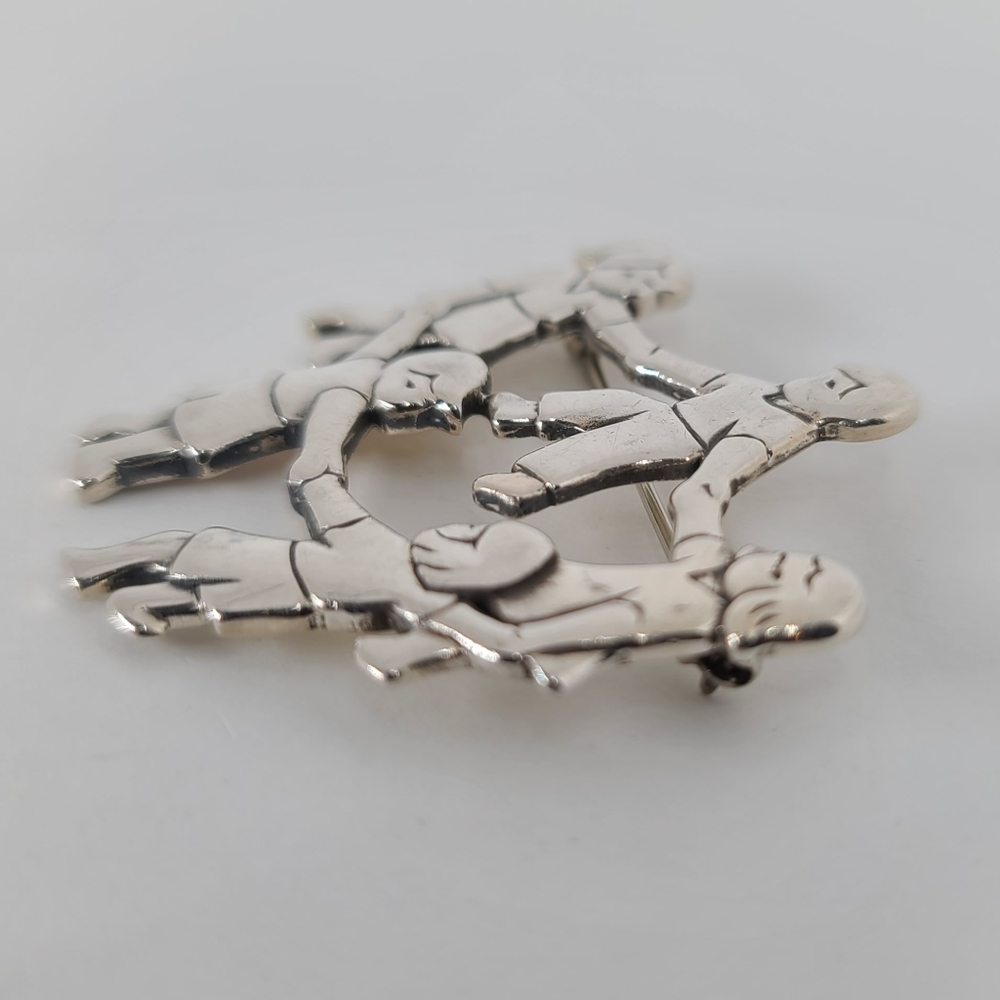 James Avery Children Holding Hands Retired Sterling B… Gem